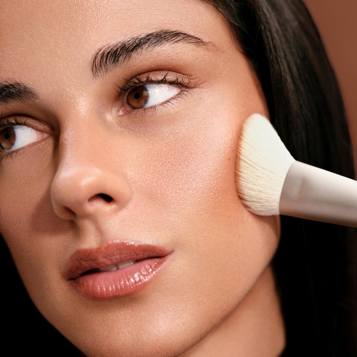 the-bronzer-brush-r7 Bronzer_Brush.jpg