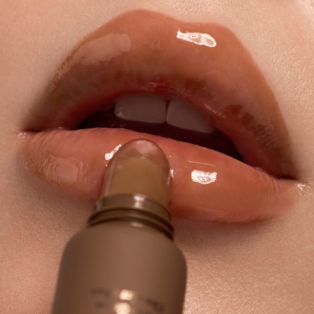 lip-butter-balm-hot-cocoa-l6 LBB-Hot-Cocoa-2025-Lip.jpg