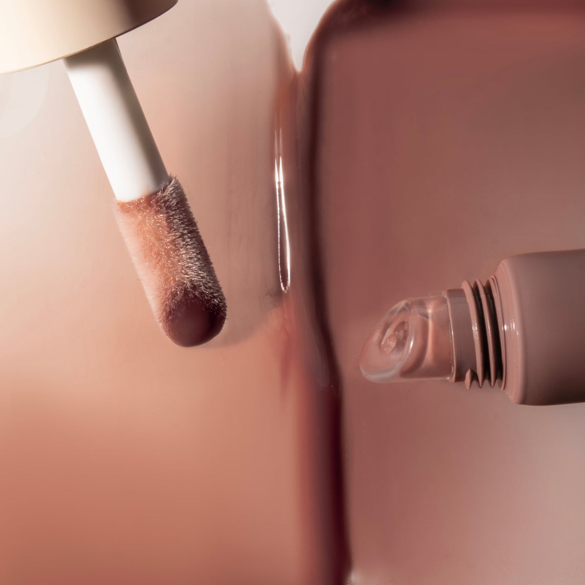 dream-lip-oil-warm-beige-w6 PDP_DLO-WarmBeige-3.jpg