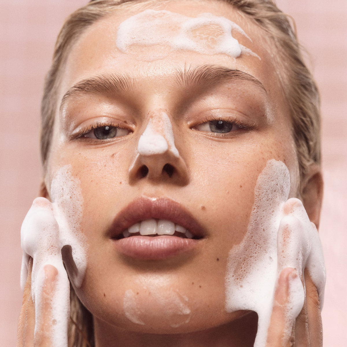 pink-dewtm-gel-cleanser-j3 Pinnk-Dew-4.jpg