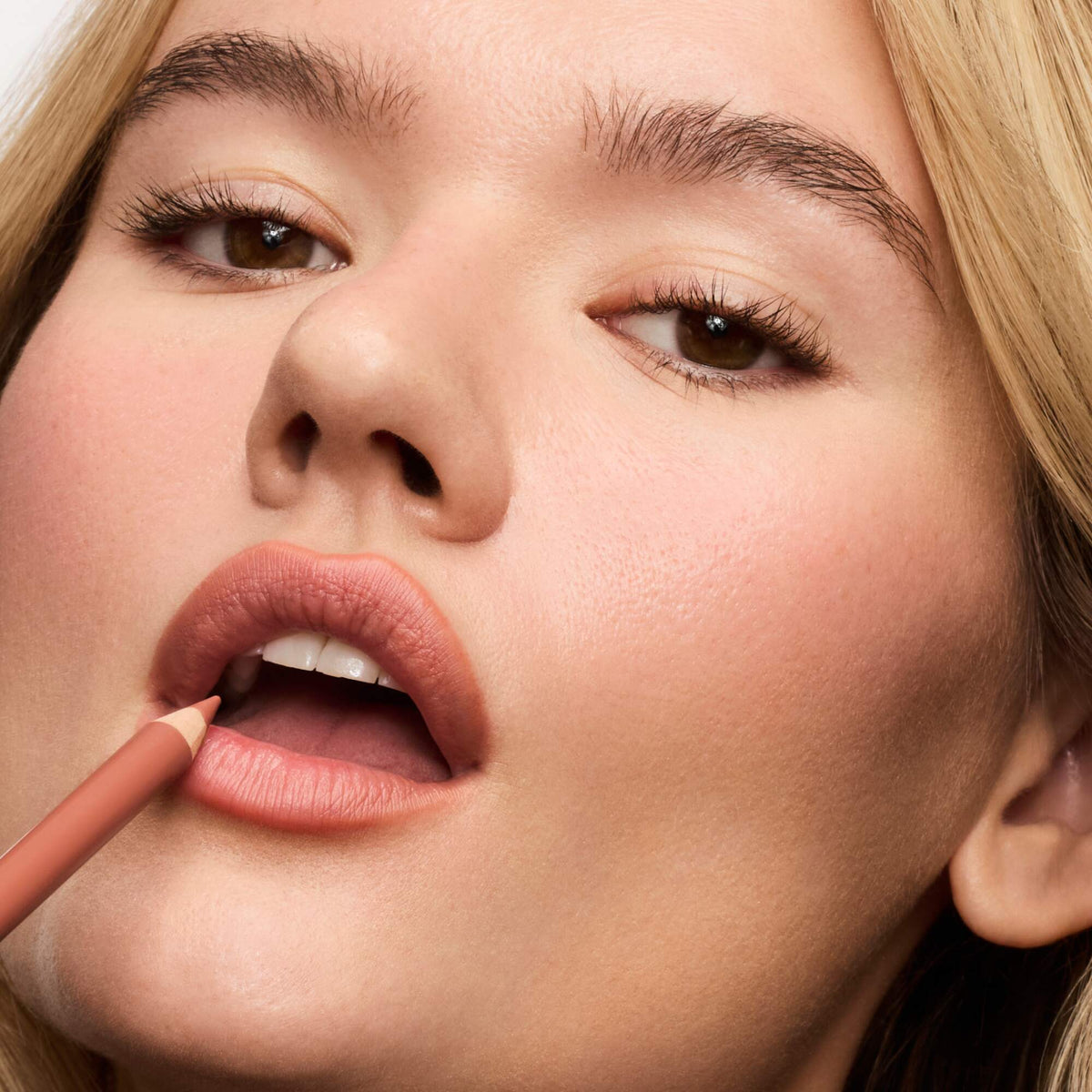 softline-lip-liner-latte-b7 SoftlineLipLiner_Latte_8.jpg